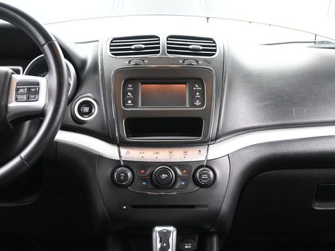 Used 2017 Dodge Journey SE w/ Flexible Seating Group image 27