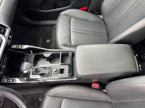 Certified 2023 Kia Sorento SX image 27