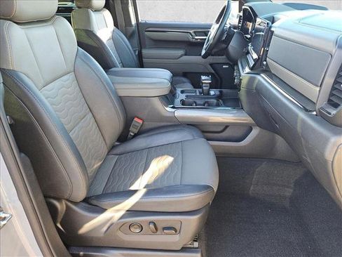 Used 2025 Chevrolet Silverado 1500 ZR2 w/ Technology Package image 21