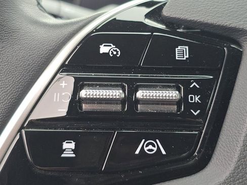 Used 2023 Kia Niro EX image 34