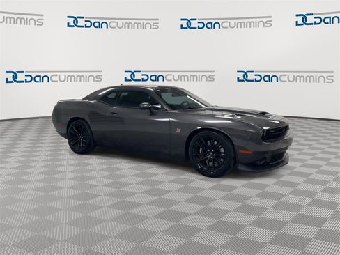 Used 2022 Dodge Challenger R/T Scat Pack w/ Dynamics Package image 2