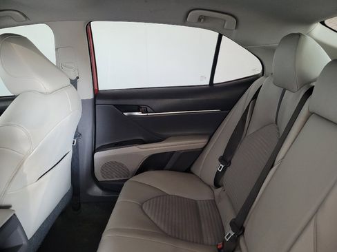 Used 2021 Toyota Camry SE FWD image 18
