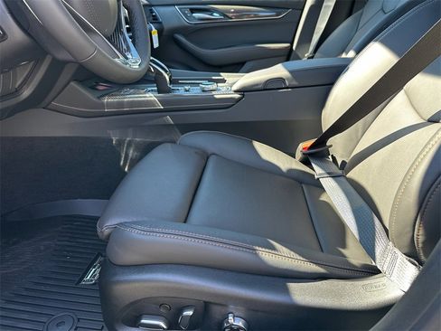 New 2026 Cadillac CT5 V image 9