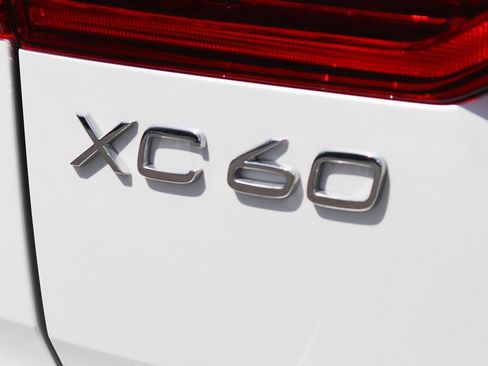 Used 2024 Volvo XC60 B5 Core image 48