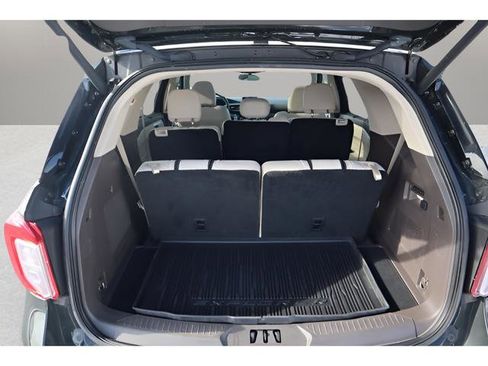 Used 2023 Ford Explorer Platinum w/ Premium Technology Package image 26