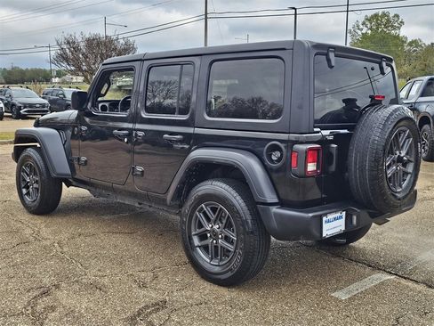 Used 2024 Jeep Wrangler Sport S image 6