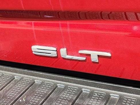Used 2025 GMC Sierra 2500 SLT w/ SLT Premium Package AWD/4WD image 9