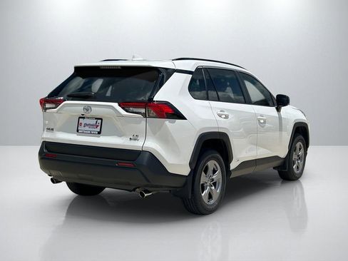 Used 2025 Toyota RAV4 LE AWD/4WD image 5