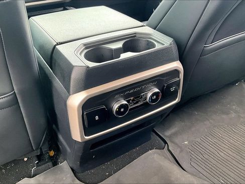 Used 2024 Ford Expedition XLT RWD image 29