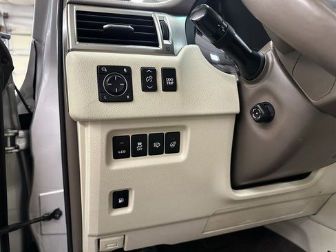 Used 2012 Lexus GX 460 Premium AWD/4WD image 36