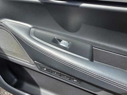 Used 2019 BMW 750i xDrive w/ Executive Package image 54