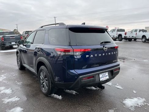Used 2024 Nissan Pathfinder SV image 9