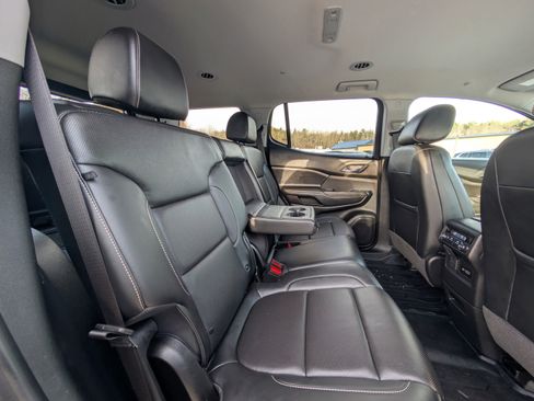 Used 2022 GMC Acadia SLT w/ LPO, Floor Liner Package image 45