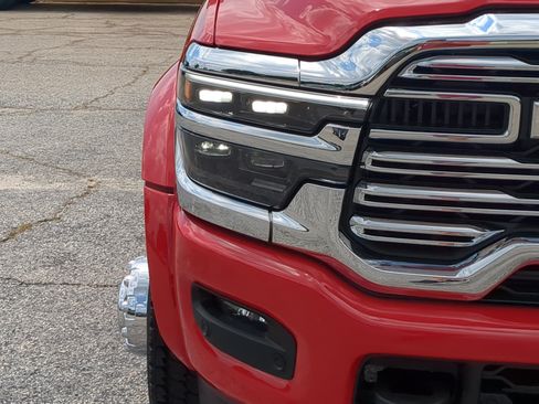 New 2026 RAM 4500 4x4 Crew Cab DRW w/ Laramie Trim Package image 8