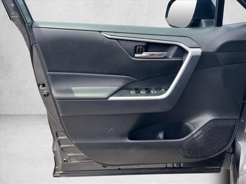 Certified 2025 Toyota RAV4 XLE FWD image 11