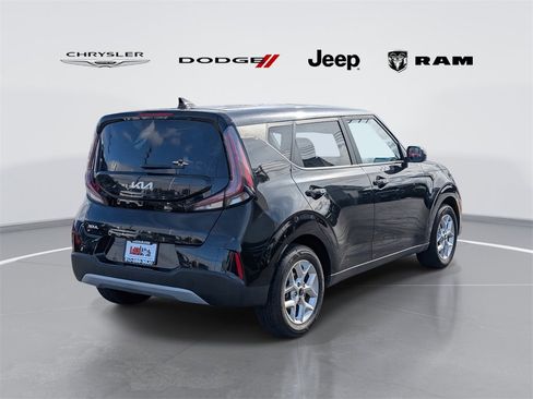 Used 2024 Kia Soul S image 3