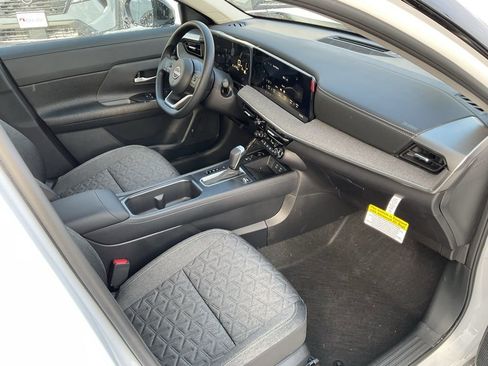 New 2026 Nissan Kicks SV w/ SV Premium Package image 19