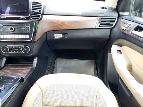 Used 2017 Mercedes-Benz GLS 450 4MATIC image 28