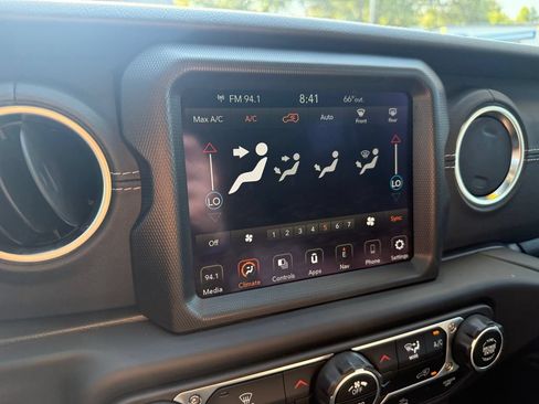 Used 2023 Jeep Wrangler Unlimited Sahara AWD/4WD image 30
