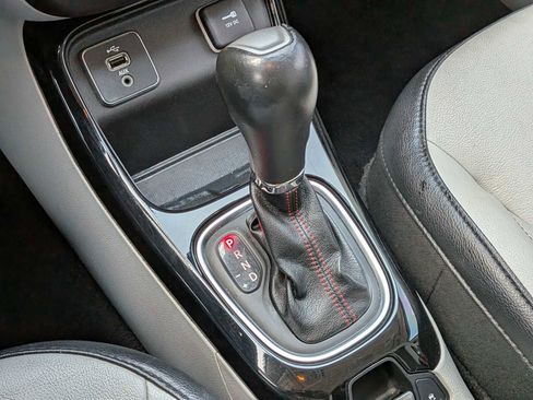 Used 2018 Jeep Compass Limited w/ Navigation Group FWD image 32