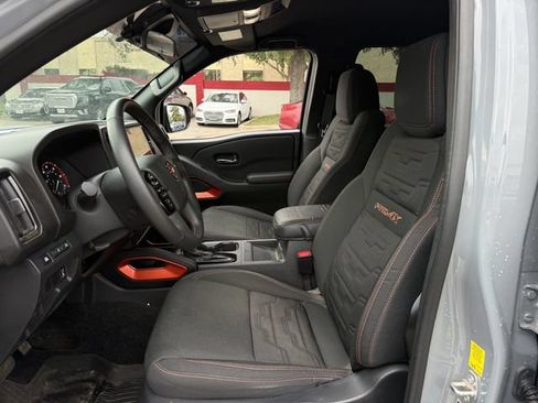 Used 2025 Nissan Frontier PRO-4X w/ Pro Convenience Package AWD/4WD image 27