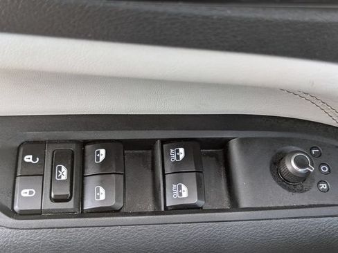 Used 2025 Jeep Compass Limited AWD/4WD image 13