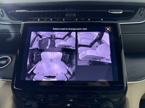 New 2025 Jeep Grand Cherokee L Limited image 15