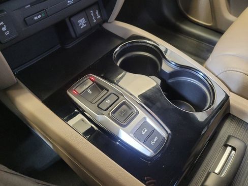 Used 2018 Honda Pilot Touring image 26