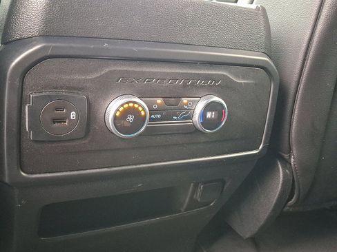 Used 2021 Ford Expedition XLT image 38