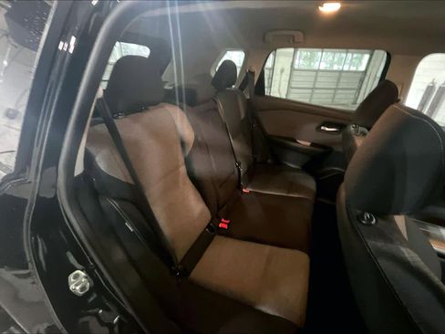 Used 2023 Nissan Rogue SV image 19