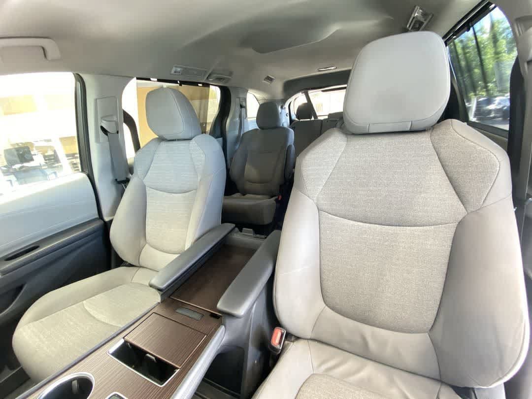 Certified 2024 Toyota Sienna LE FWD image 13