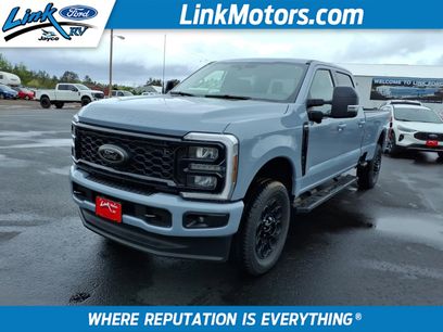 New 2026 Ford F350 Lariat w/ Black Appearance Package