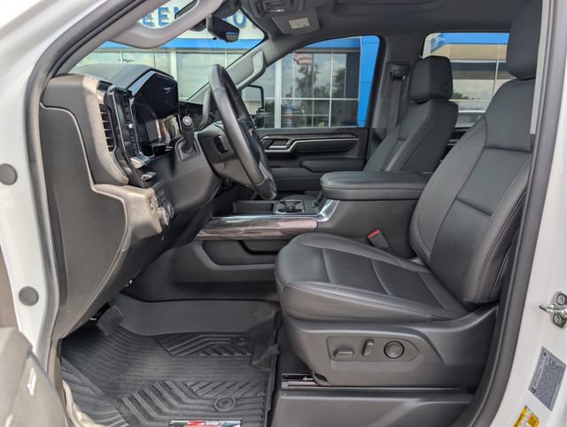 Used 2026 Chevrolet Silverado 3500 LTZ w/ LTZ Premium Package AWD/4WD image 10