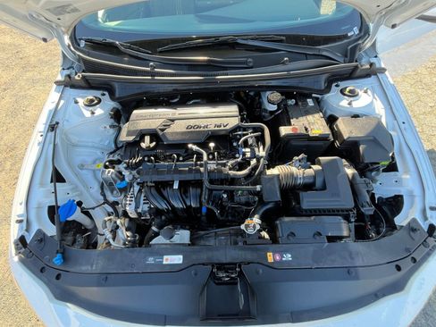 Used 2025 Hyundai Elantra SEL image 31