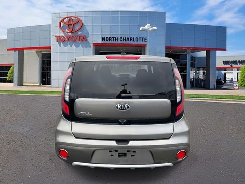 Used 2018 Kia Soul + image 8