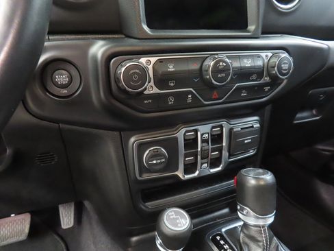 Used 2022 Jeep Wrangler Unlimited Sahara w/ LED Lighting Group image 48