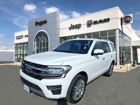 Used 2024 Ford Expedition Limited image 4