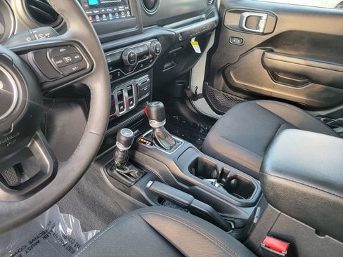 Used 2023 Jeep Wrangler Sport AWD/4WD image 15
