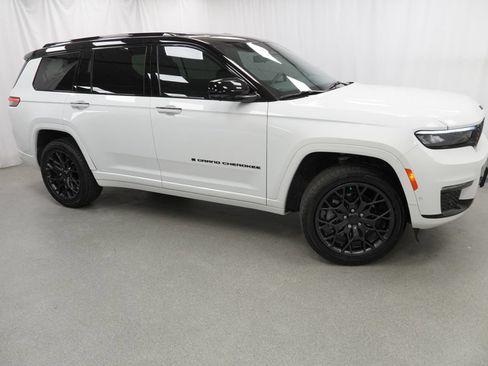 Certified 2025 Jeep Grand Cherokee L Summit AWD/4WD image 10