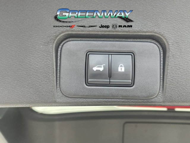 Used 2024 Nissan Rogue SV AWD/4WD image 7