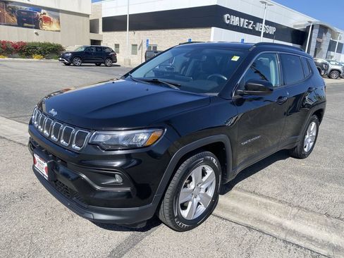 Used 2022 Jeep Compass Latitude FWD image 37