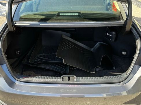 Used 2019 Lexus ES 300h w/ Luxury Package image 23