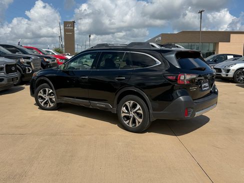 Used 2020 Subaru Outback Touring w/ Popular Package #2 AWD/4WD image 3
