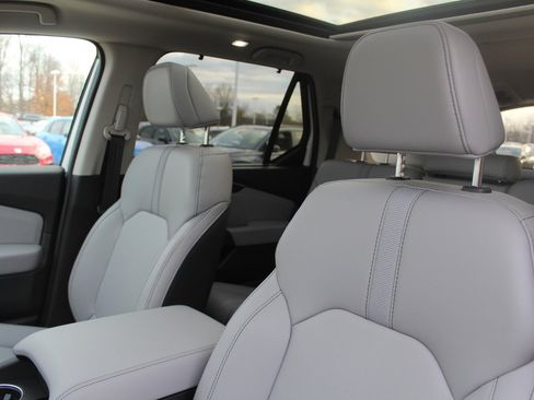 New 2025 Honda Pilot Touring image 7