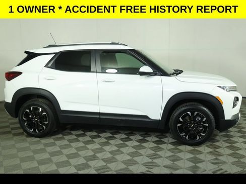 Used 2023 Chevrolet TrailBlazer LT w/ Convenience Package AWD/4WD image 2