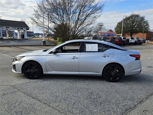 Used 2024 Nissan Altima 2.5 SR image 4