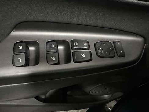 Used 2023 Hyundai Kona Limited AWD/4WD image 26