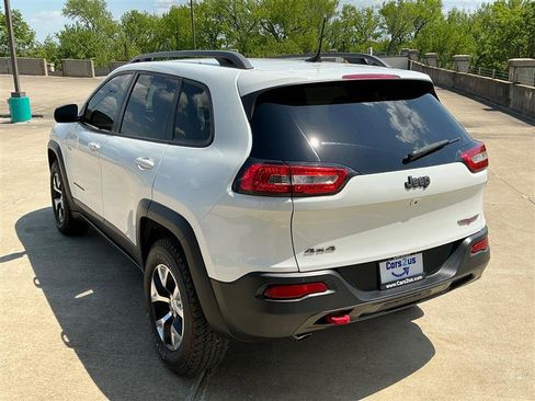 Used 2017 Jeep Cherokee Trailhawk w/ Cold Weather Group image 4