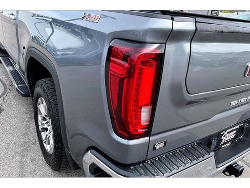 Used 2020 GMC Sierra 1500 SLT w/ X31 Off-Road Package image 23