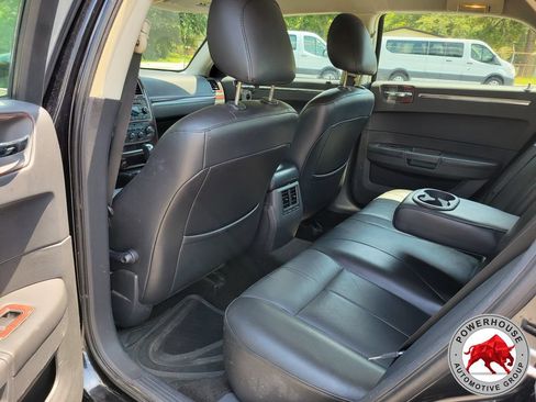 Used 2009 Chrysler 300 Touring RWD image 14